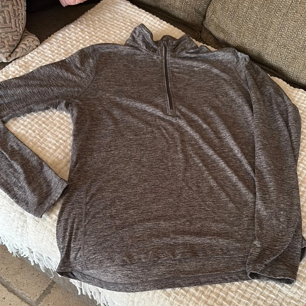 Gently Loved Women’s Gray Quarter-Zip Long Sleeve Top by NIKE Running